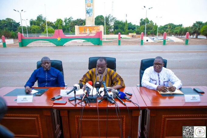 le-comite-d’organisation-presente-l’evenement-aux-journalistes